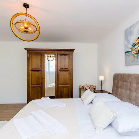 Maha Place Appartement *